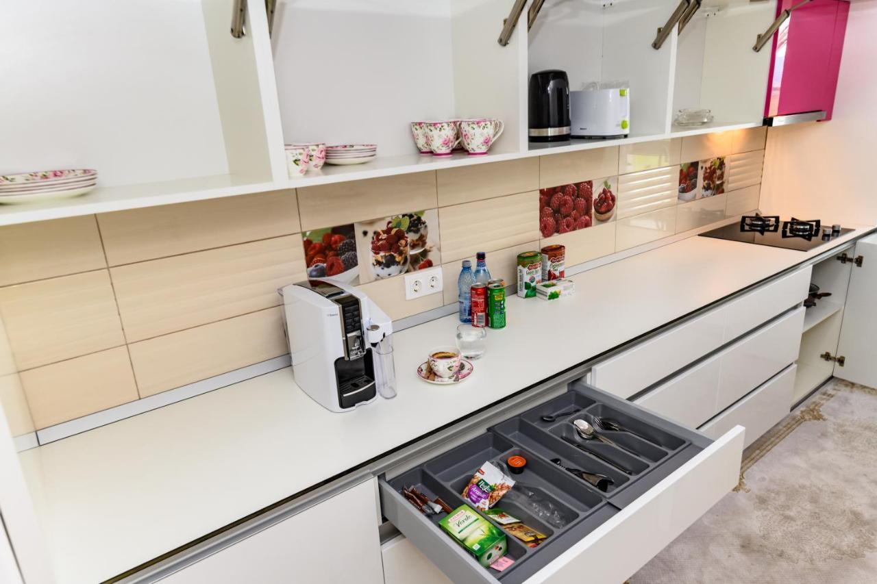 Luxury Apartment Avantgarden 3 Μπρασόβ Εξωτερικό φωτογραφία